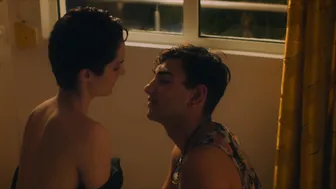 Noémie Merlant, Alexia Lefaix, Clara Lama-Schmit, Sanda Codreanu - Mi iubita, mon amour (2021)
