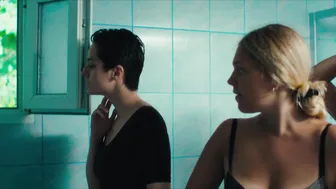 Noémie Merlant, Alexia Lefaix, Clara Lama-Schmit, Sanda Codreanu - Mi iubita, mon amour (2021)