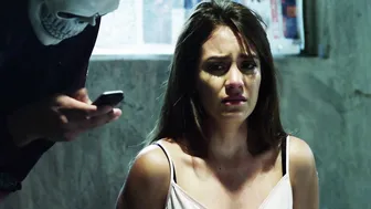 Estrella Solis, Scarlet Gruber - El desconocido la historia de El Cholo Adrian (2018)