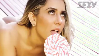 Renata Frisson - Naked Melon Sexy (2017)