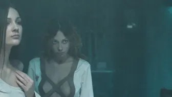 Oksana Borbat, Xeniya Fesenko, Amanda Righetti - Return to House on Haunted Hill (2007)