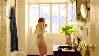 Fernanda Romero, Melissa Barrera, Fátima Molina - El Hotel (2016)
