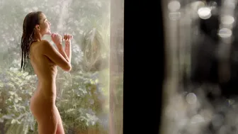 Fernanda Romero, Melissa Barrera, Fátima Molina - El Hotel (2016)
