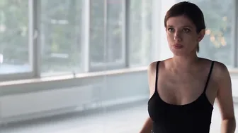 Anya Chipovskaya, Yuliya Khlynina, Marina Vasileva, Elena Lyadova - Pervyy klass (First Clas) s01e01-08 (2024)