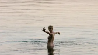 Elizabeth Debicki – The Night Manager s01e03 (2016)