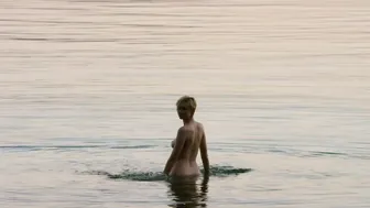 Elizabeth Debicki – The Night Manager s01e03 (2016)