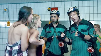 Ivonne Schönherr, Miriam Vollath, Franka Much, Luise Bähr, Kirstin Hesse, Kordula Kohlschmitt, Yaz Canli, Annina Ucatis - Die Superbullen - Sie kennen keine Gnade (2011)