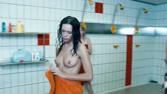 Ivonne Schönherr, Miriam Vollath, Franka Much, Luise Bähr, Kirstin Hesse, Kordula Kohlschmitt, Yaz Canli, Annina Ucatis - Die Superbullen - Sie kennen keine Gnade (2011)