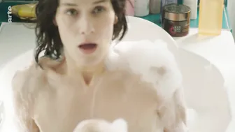 Clotilde Hesme - Amour Fou s01e01-02 (2020)