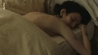 Clotilde Hesme - Amour Fou s01e01-02 (2020)
