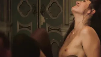 Anne Charrier, Jemima West, Blandine Bellavoir, Dinamene Alves, etc - Maison close s01 (2010)