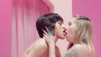 Gia Green, Jane Jones - Hazme las Uñas (2021)