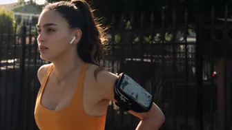 Mishel Prada, Roberta Colindrez, Melissa Barrera - Vida s03e02 (2020)