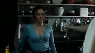 Andrea Heick Gadeberg, Fie Petersen - Pretty Young Thing (Smuk) (2022)
