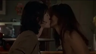 Tracy Waterhouse, Natalie Harvalik, Makyla Smith - Queer as Folk s01e14e19 (2000)