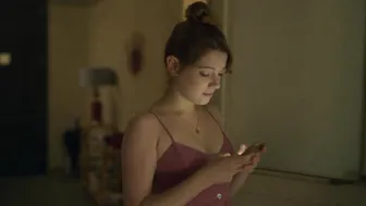 Diana Gomez, Silma Lopez, Paula Malia, Julia Roca, Teresa Riott, Dominga Bofill - Valeria s01e01-04 (2020)