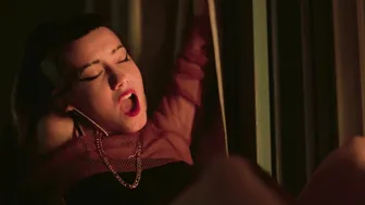 Diana Gomez, Silma Lopez, Paula Malia, Julia Roca, Teresa Riott, Dominga Bofill - Valeria s01e01-04 (2020)