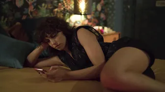 Diana Gomez, Silma Lopez, Teresa Riott, Ruth Llopis, Paula Malia - Valeria s01e05-08 (2020)