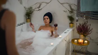 Silma Lopez, Diana Gomez, Raquel Ventosa, Teresa Riott, Paula Malia - Valeria s02e01-08 (2021)