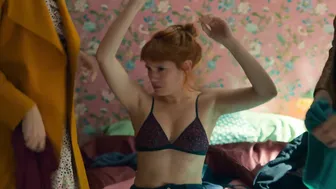Silma Lopez, Diana Gomez, Raquel Ventosa, Teresa Riott, Paula Malia - Valeria s02e01-08 (2021)