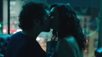 Daniela Santiago, Erika Bleda, Laura Frenchkiss, Angy Guerrero, Elena Martin - Veneno s01e03 (2020)