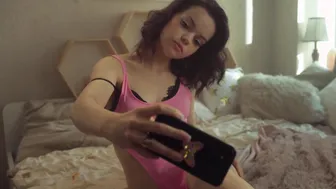 Leticija Anankaite, Madlena Valdberga, Ieva Barkane, Ieva Laguna, etc - All good (Viss Norm) s01e01-08 (2022)