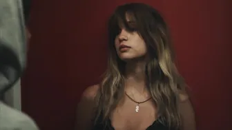 Lisa-Marie Koroll - Wir sind jetzt s01e04 (2019)