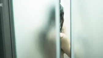 Viktoriya Tolstoganova, Anna Zavtur, Diana Ogay, Sofya Arzhanykh, Irina Pautova - Cicadas (Tsikady) s01e04 (2023)