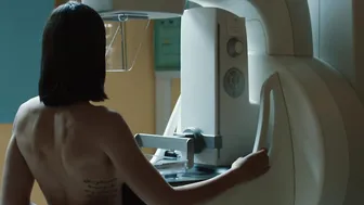 Kasia Smutniak, Carolina Crescentini – Allacciate le cinture (2014)