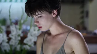 Kate Beckinsale – Uncovered (1994)