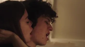 Alia Shawkat, Laia Costa - Duck Butter (2018)