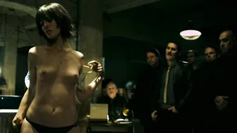 Andrea Carballo, Macarena Gomez, Vanessa Oliveira – Carne de neon (2010)