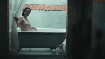Griselda Sanchez, Alejandra Baldoni - The Dollmaker (Encantador) (2025)