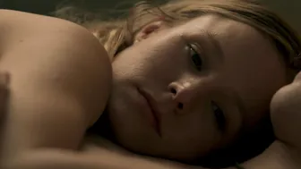 Kristen Bell – The Lifeguard (2013)