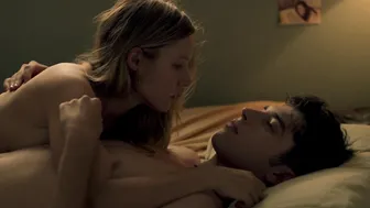 Kristen Bell – The Lifeguard (2013)