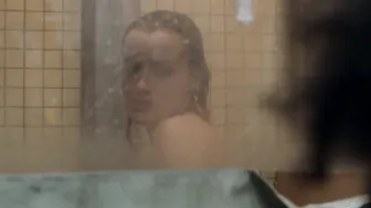 Taylor Schilling, Laura Prepon – Orange Is The New Black s01e01 (2013)