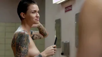 Taylor Schilling, Ruby Rose - Orange Is the New Black s03e06-09 (2015)