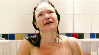 Michelle Williams, Sarah Silverman, etc – Take This Waltz (2011)